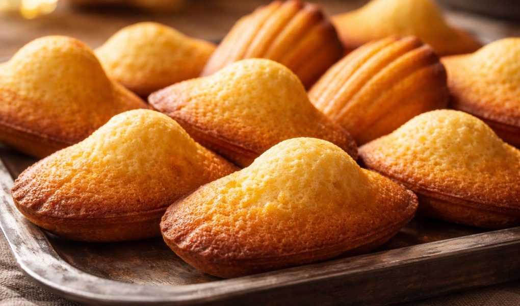 plateau-madeleines-dorees-texture