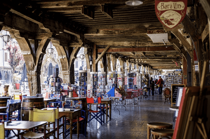 Les restaurants sur la place des couverts