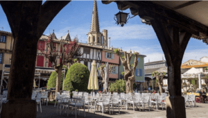Les terrasses de la place des couverts