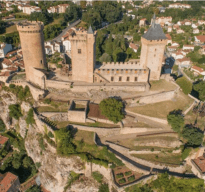 Une vue aérienne du château de Foix