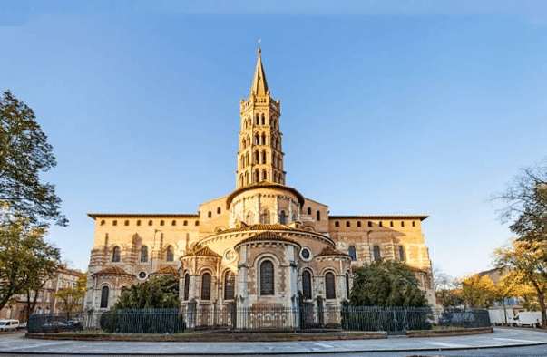 la basilique Saint-Sernin en plein jour